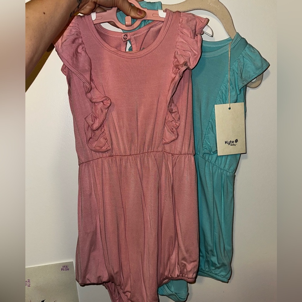 Kyte baby bubble rompers in crepe + robin 3T